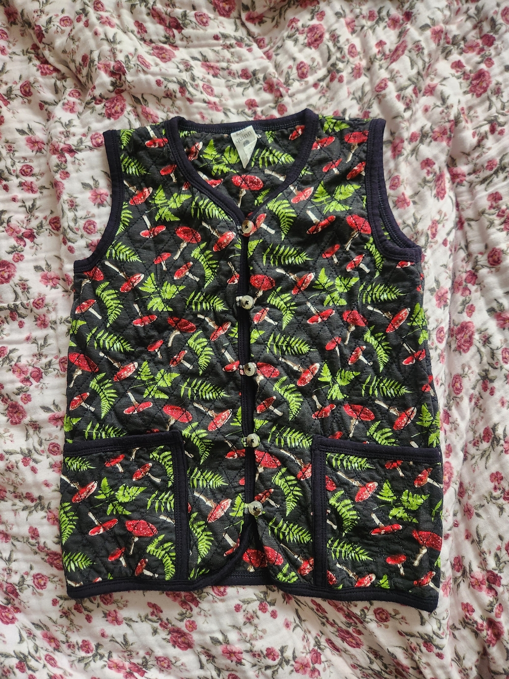 kate quinn Black Quilted Vest with Red Mushroom and Green Fern Print Size 6